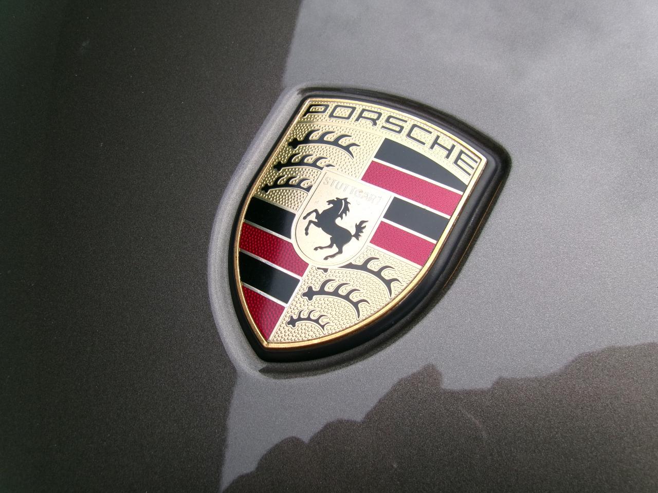 Porsche Cayenne Hybrid S 2012