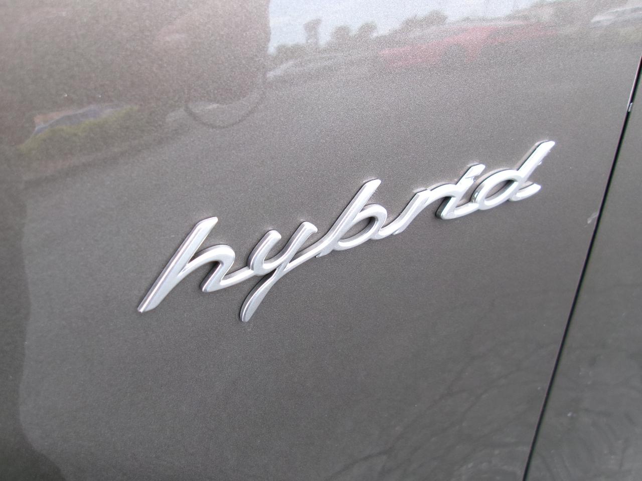 Porsche Cayenne Hybrid S 2012