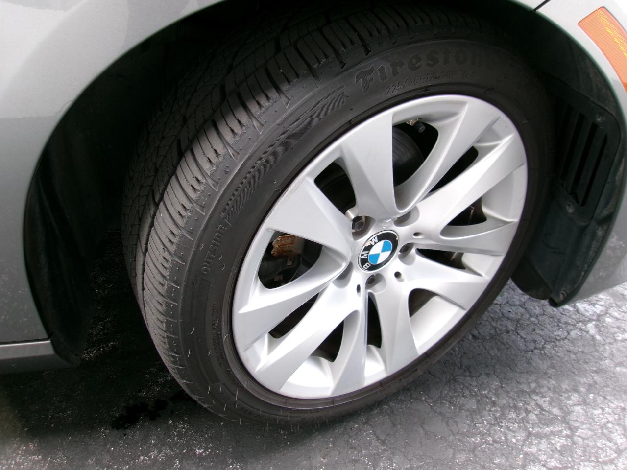 BMW 3-Series 328i Convertible 2011