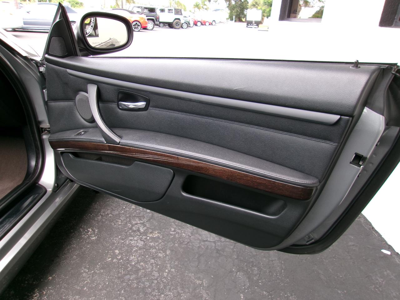BMW 3-Series 328i Convertible 2011