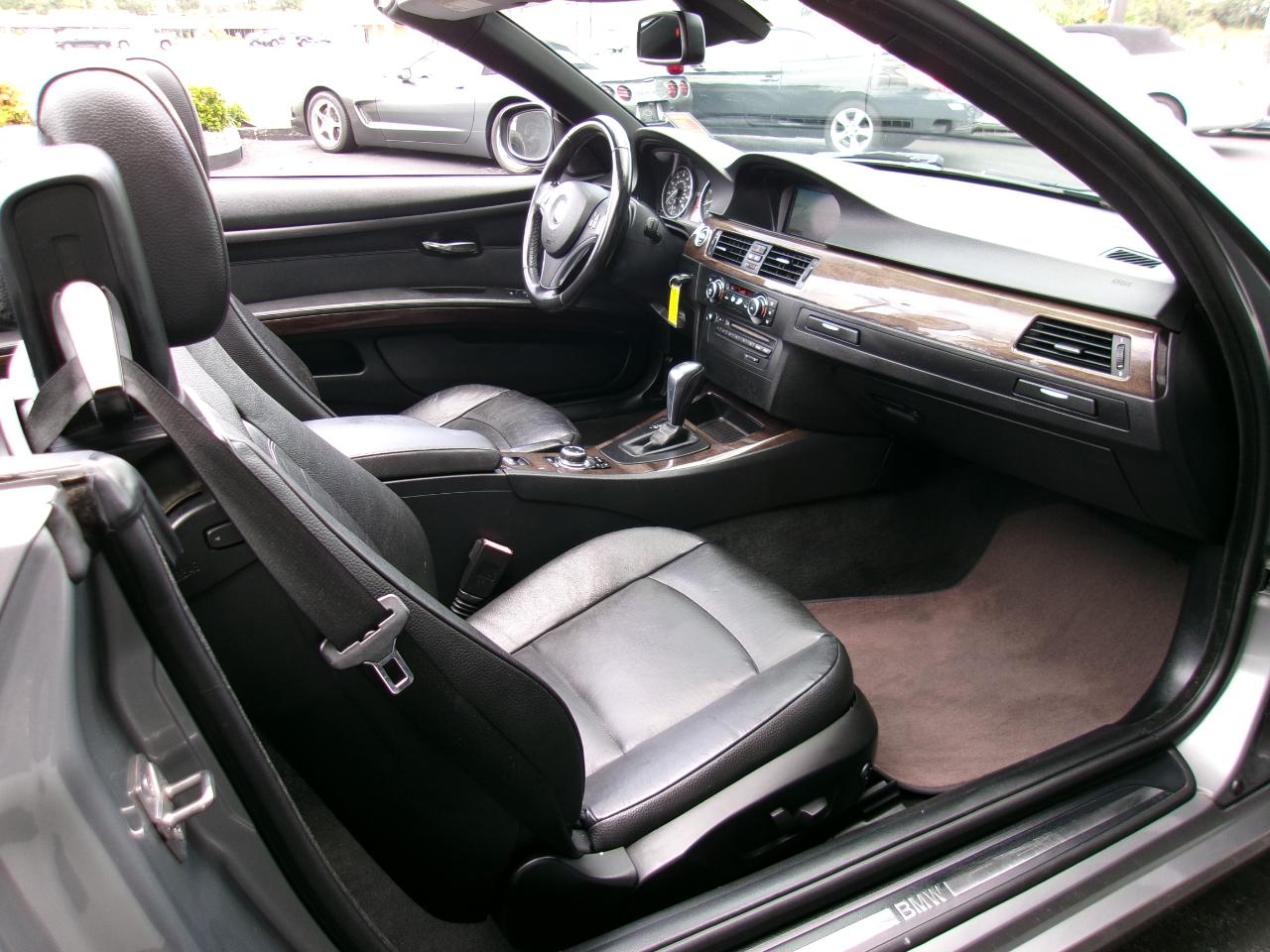 BMW 3-Series 328i Convertible 2011