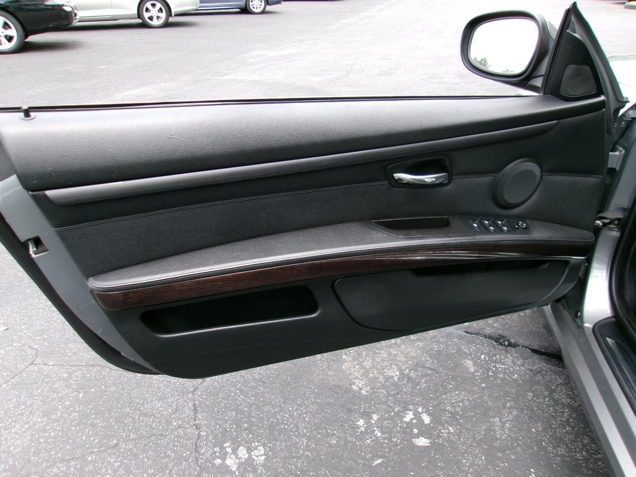 BMW 3-Series 328i Convertible 2011