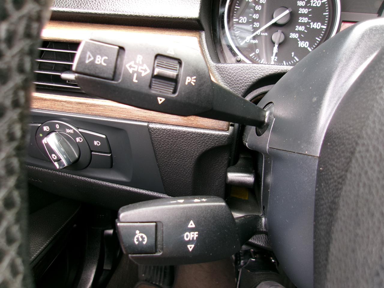 BMW 3-Series 328i Convertible 2011