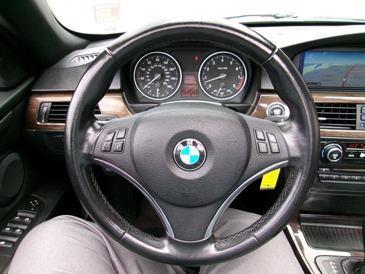 BMW 3-Series 328i Convertible 2011