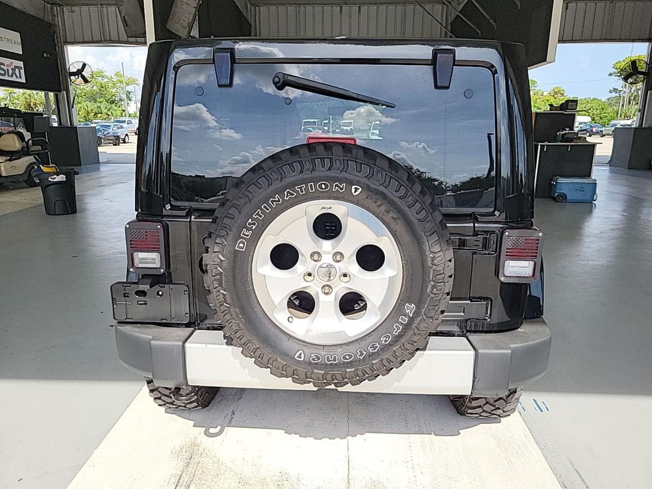 Jeep Wrangler Unlimited Sahara 4WD 2013