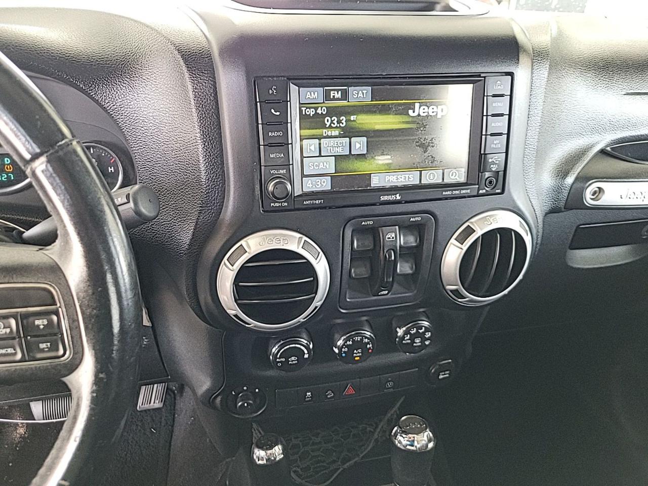 Jeep Wrangler Unlimited Sahara 4WD 2013