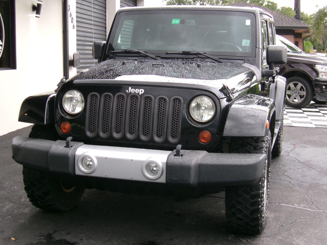Jeep Wrangler Unlimited Sahara 4WD 2013