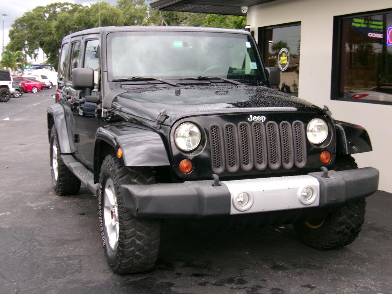 Jeep Wrangler Unlimited Sahara 4WD 2013