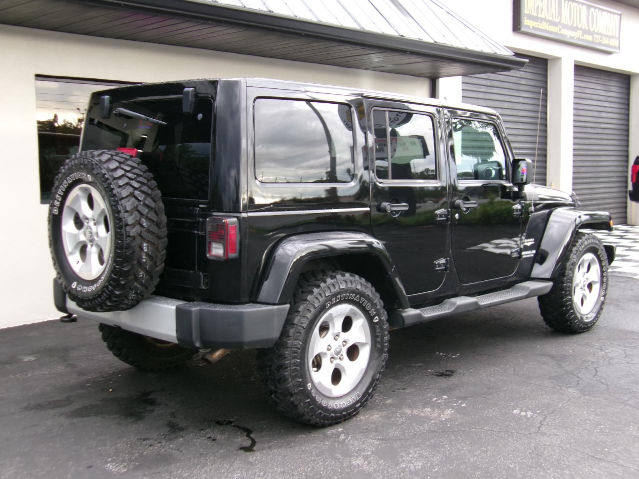 Jeep Wrangler Unlimited Sahara 4WD 2013