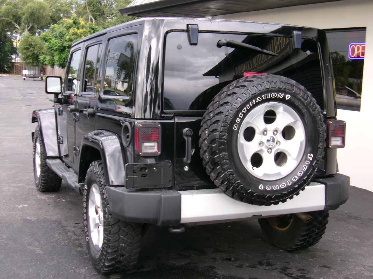 Jeep Wrangler Unlimited Sahara 4WD 2013