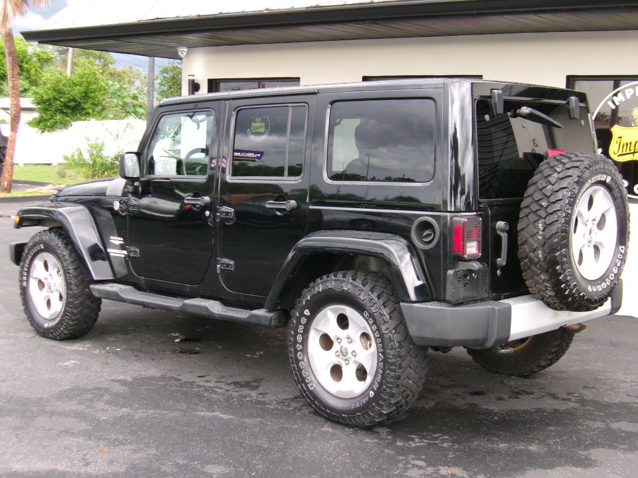Jeep Wrangler Unlimited Sahara 4WD 2013
