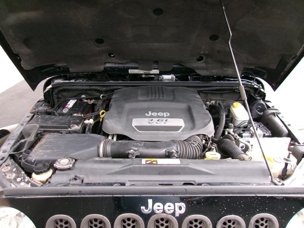 Jeep Wrangler Unlimited Sahara 4WD 2013