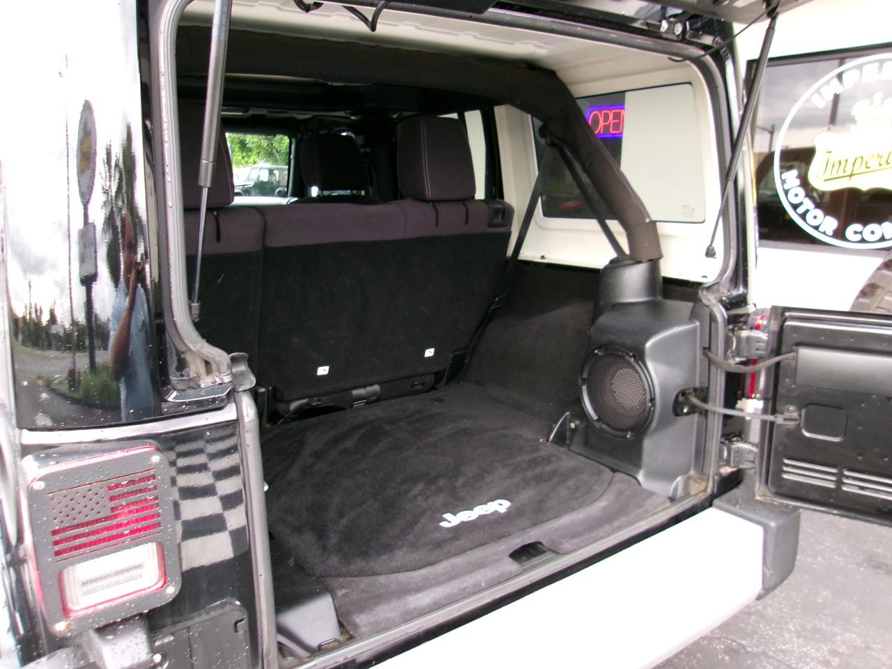 Jeep Wrangler Unlimited Sahara 4WD 2013