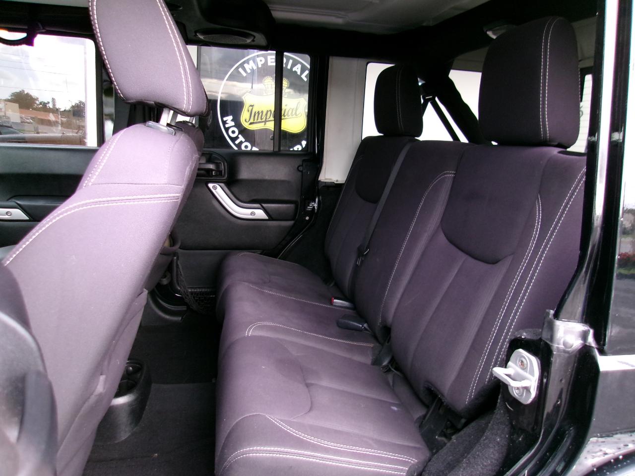 Jeep Wrangler Unlimited Sahara 4WD 2013