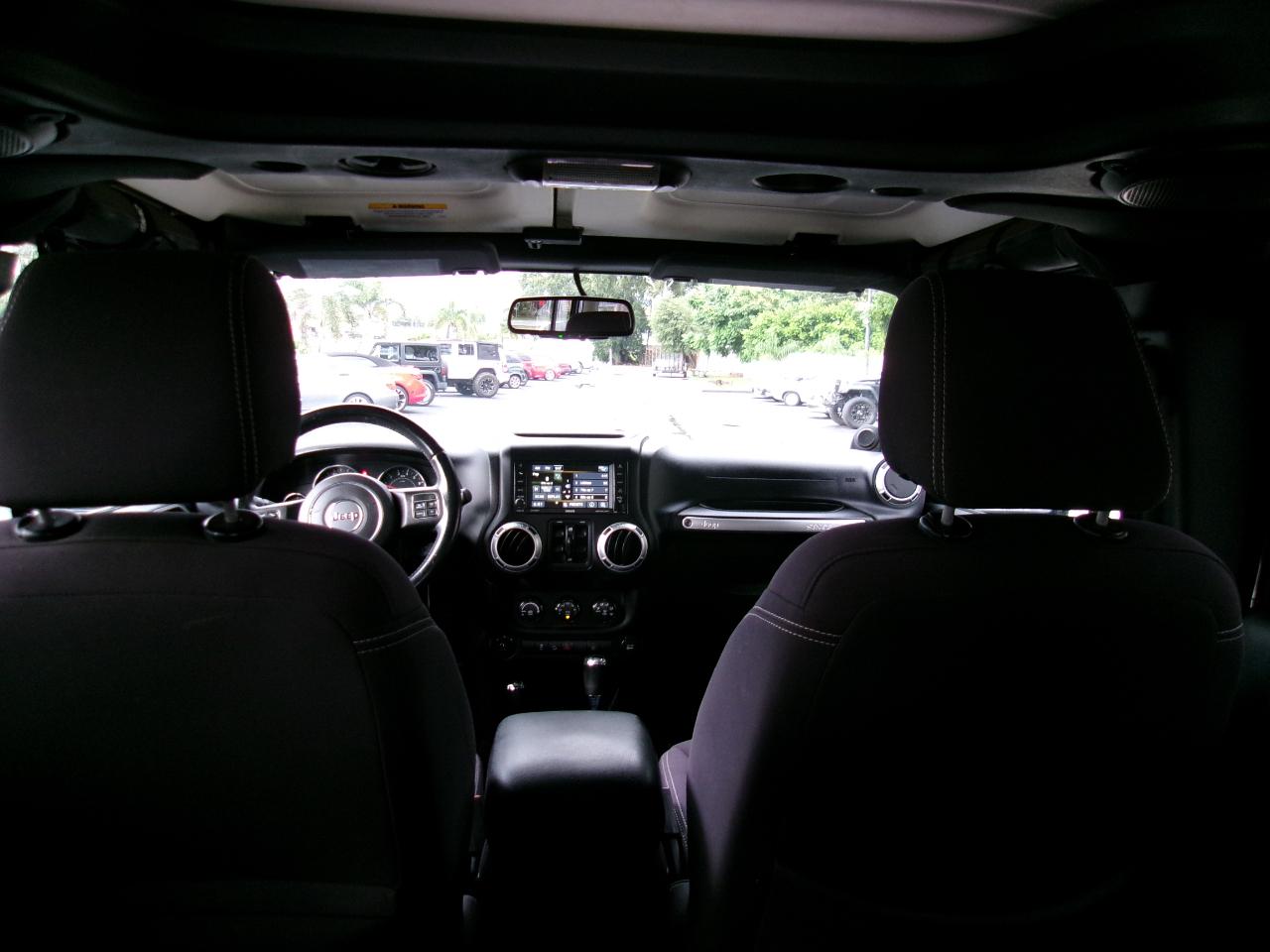 Jeep Wrangler Unlimited Sahara 4WD 2013