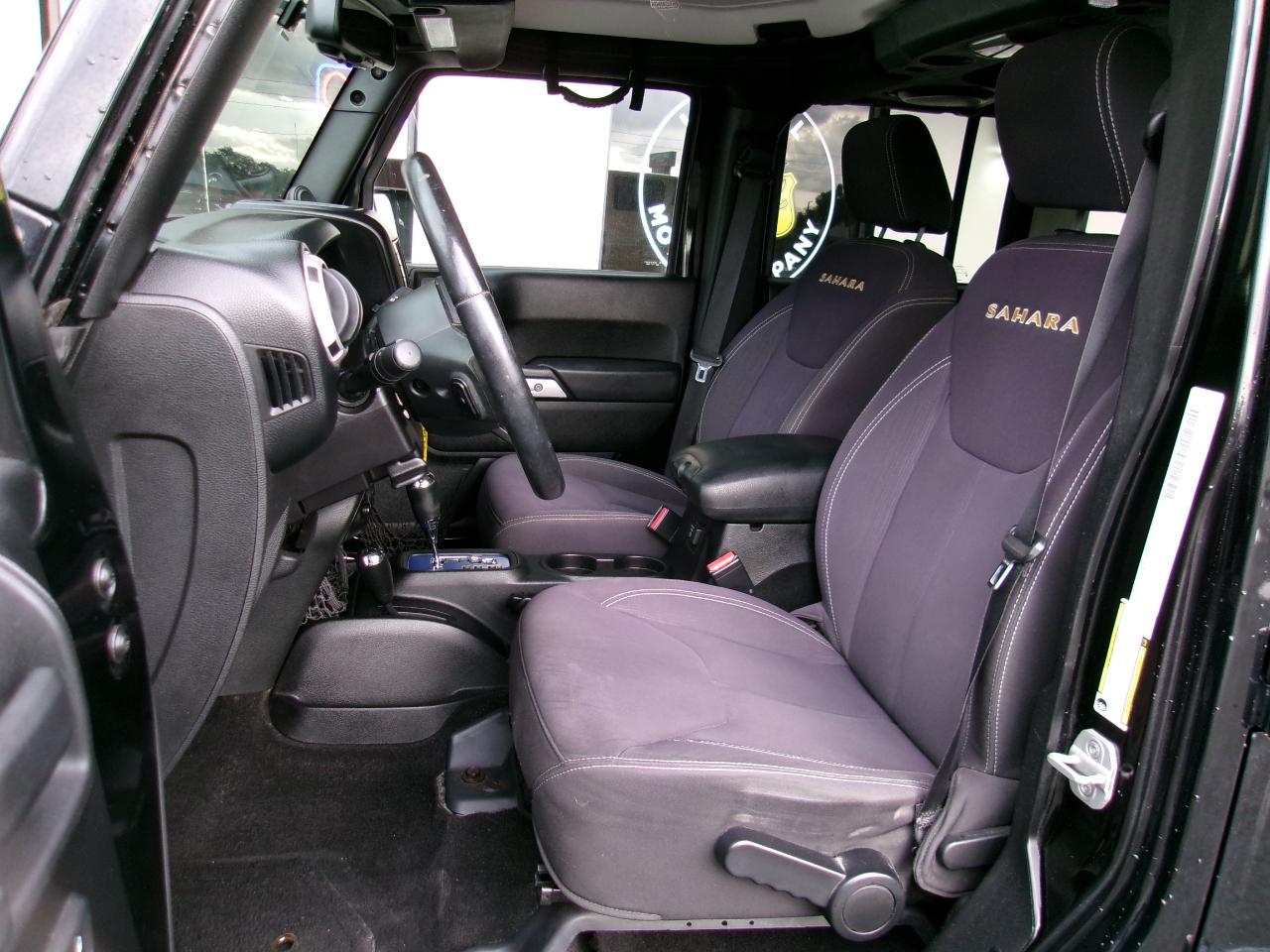 Jeep Wrangler Unlimited Sahara 4WD 2013
