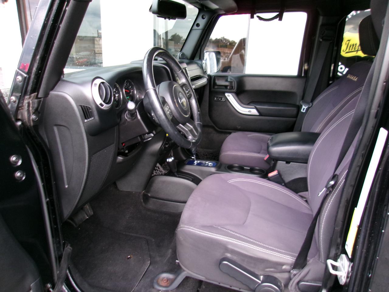 Jeep Wrangler Unlimited Sahara 4WD 2013