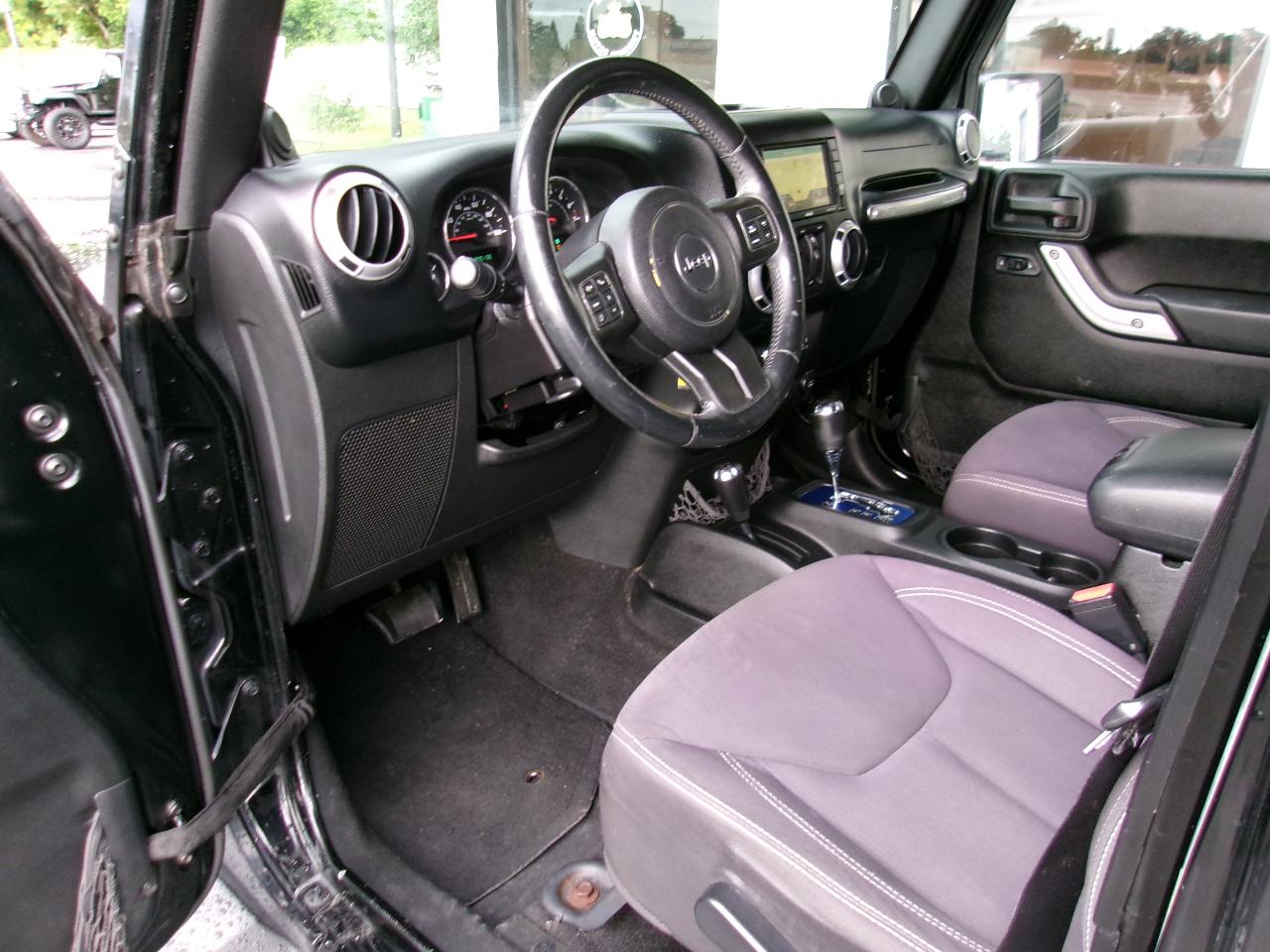 Jeep Wrangler Unlimited Sahara 4WD 2013