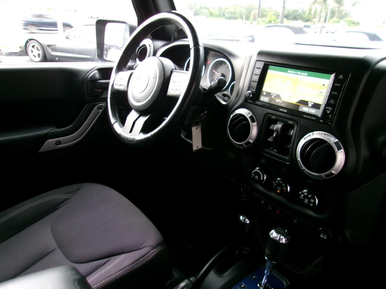 Jeep Wrangler Unlimited Sahara 4WD 2013