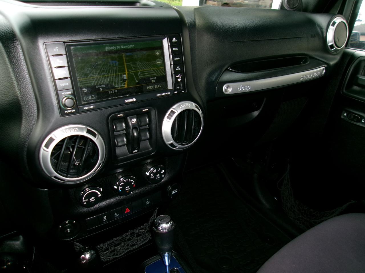 Jeep Wrangler Unlimited Sahara 4WD 2013