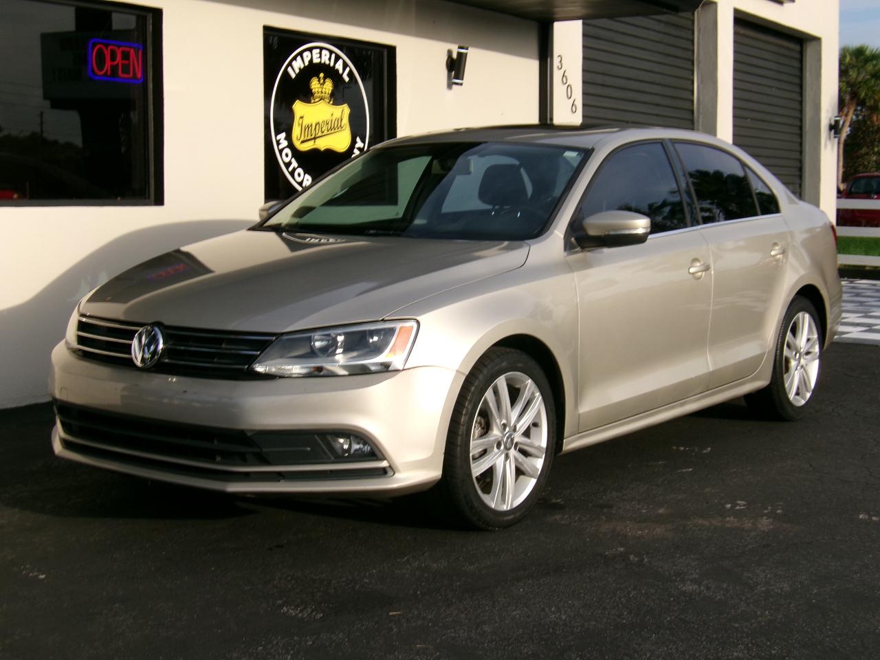 Volkswagen Jetta SEL 6A 2015