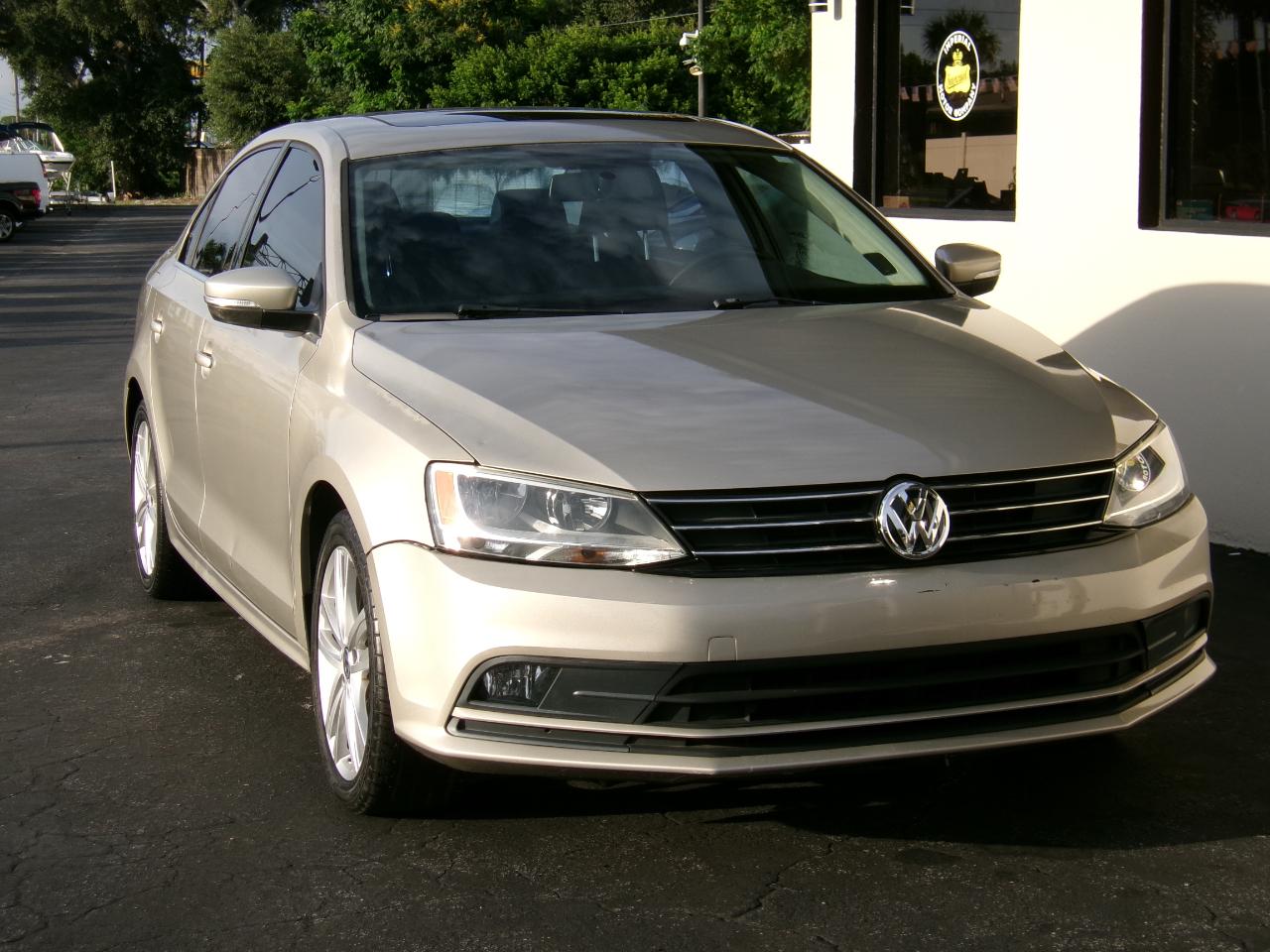 Volkswagen Jetta SEL 6A 2015