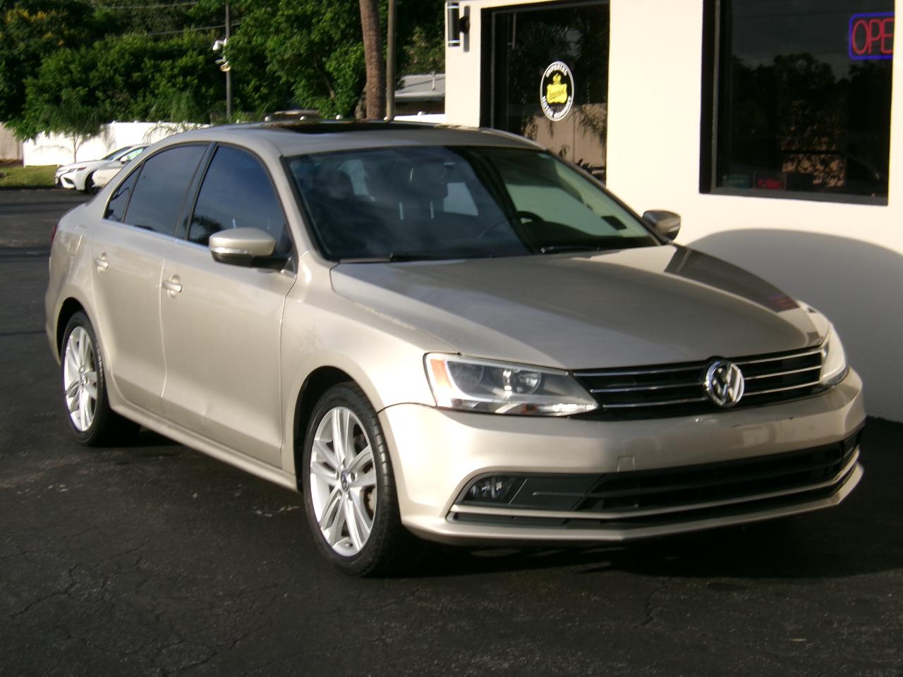 Volkswagen Jetta SEL 6A 2015