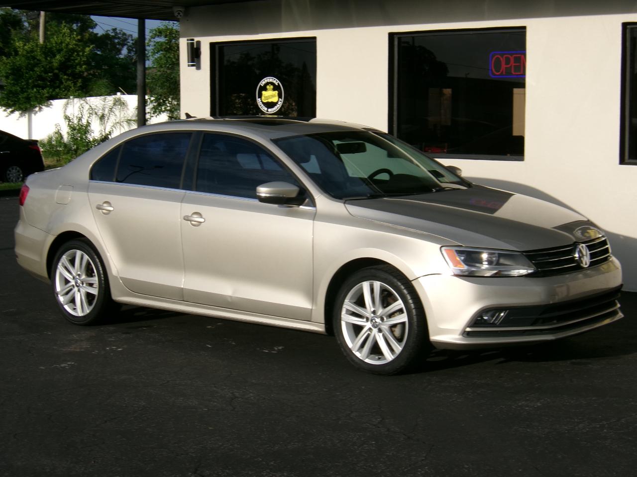 Volkswagen Jetta SEL 6A 2015