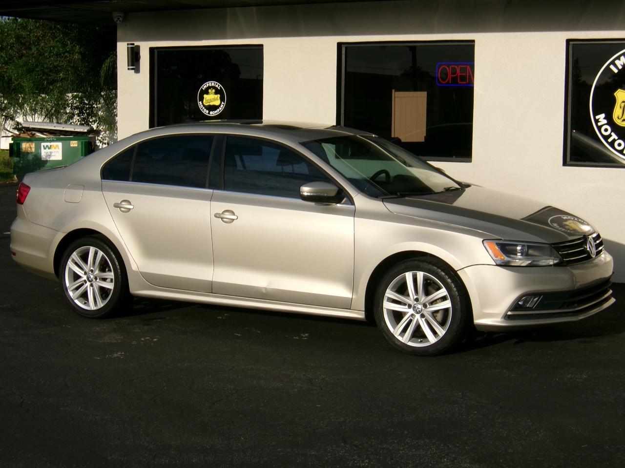 Volkswagen Jetta SEL 6A 2015