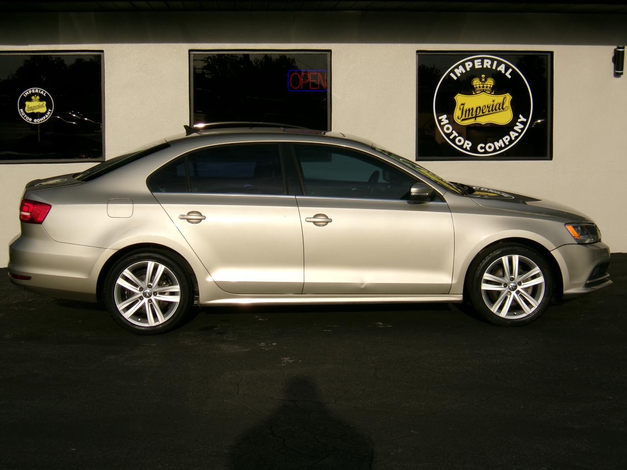 Volkswagen Jetta SEL 6A 2015