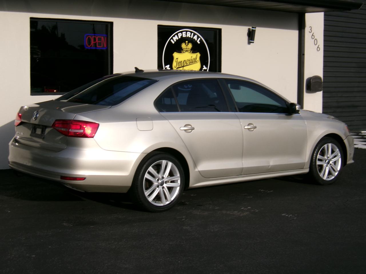 Volkswagen Jetta SEL 6A 2015
