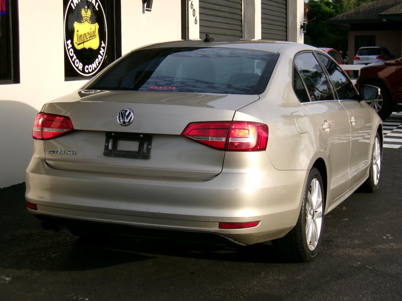 Volkswagen Jetta SEL 6A 2015