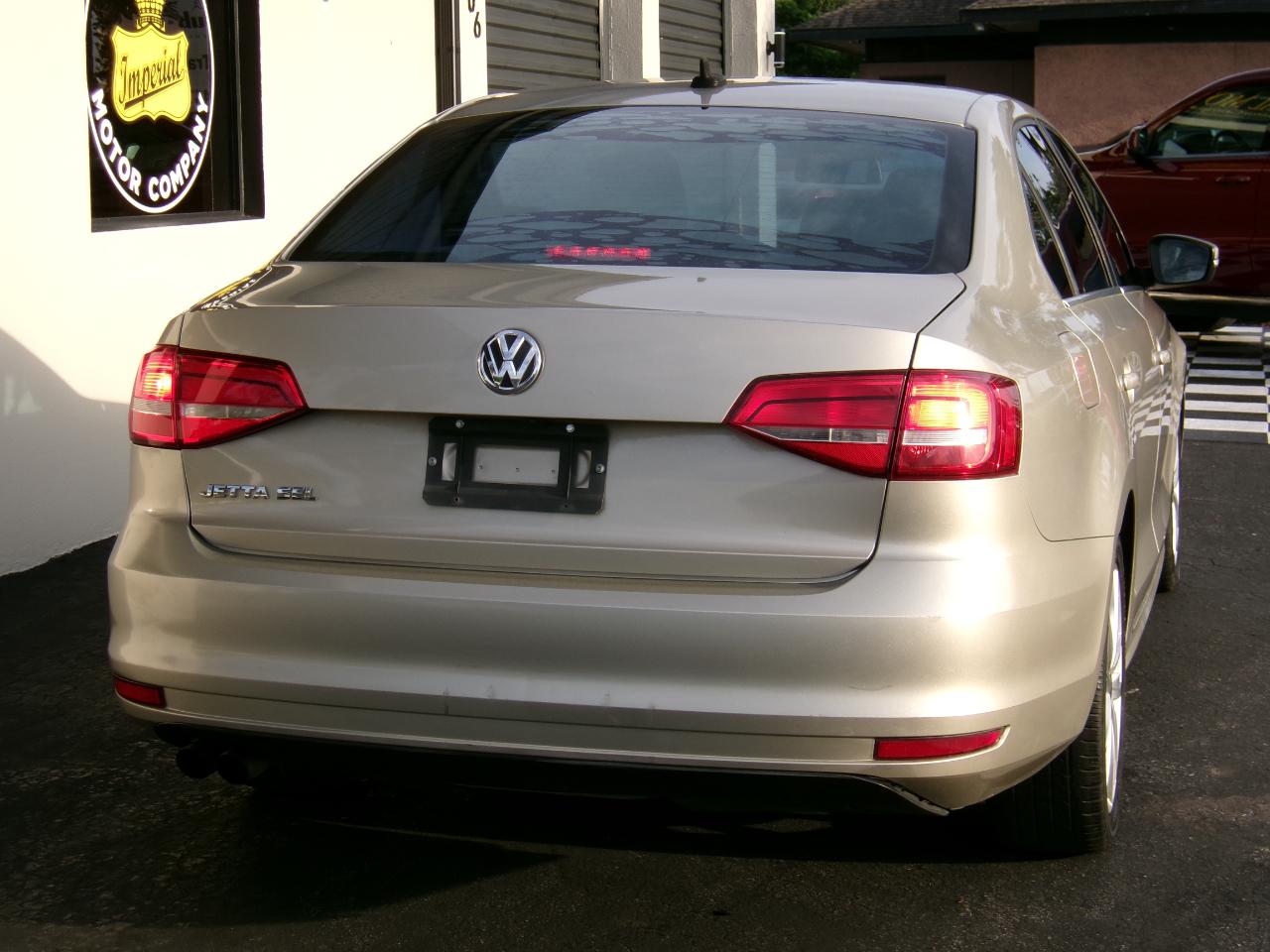 Volkswagen Jetta SEL 6A 2015
