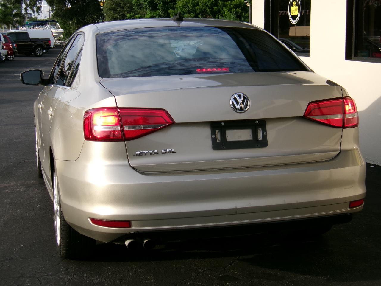 Volkswagen Jetta SEL 6A 2015