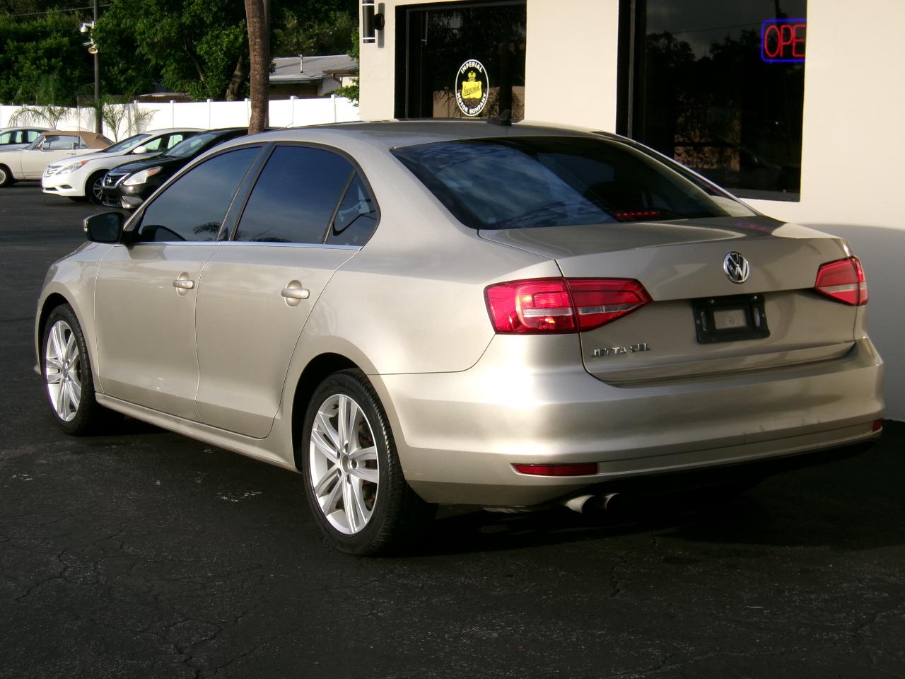 Volkswagen Jetta SEL 6A 2015
