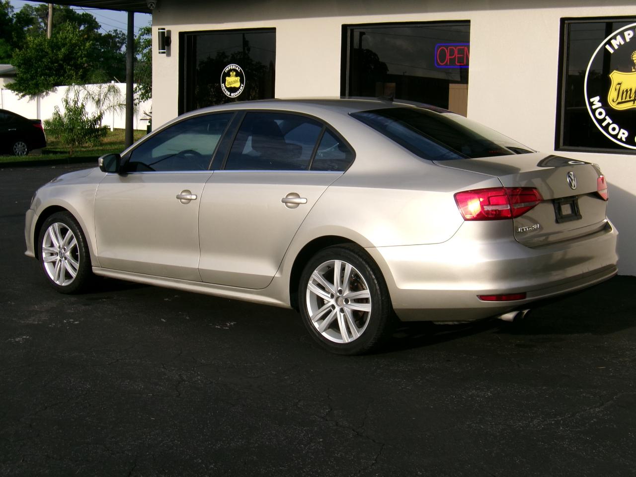 Volkswagen Jetta SEL 6A 2015