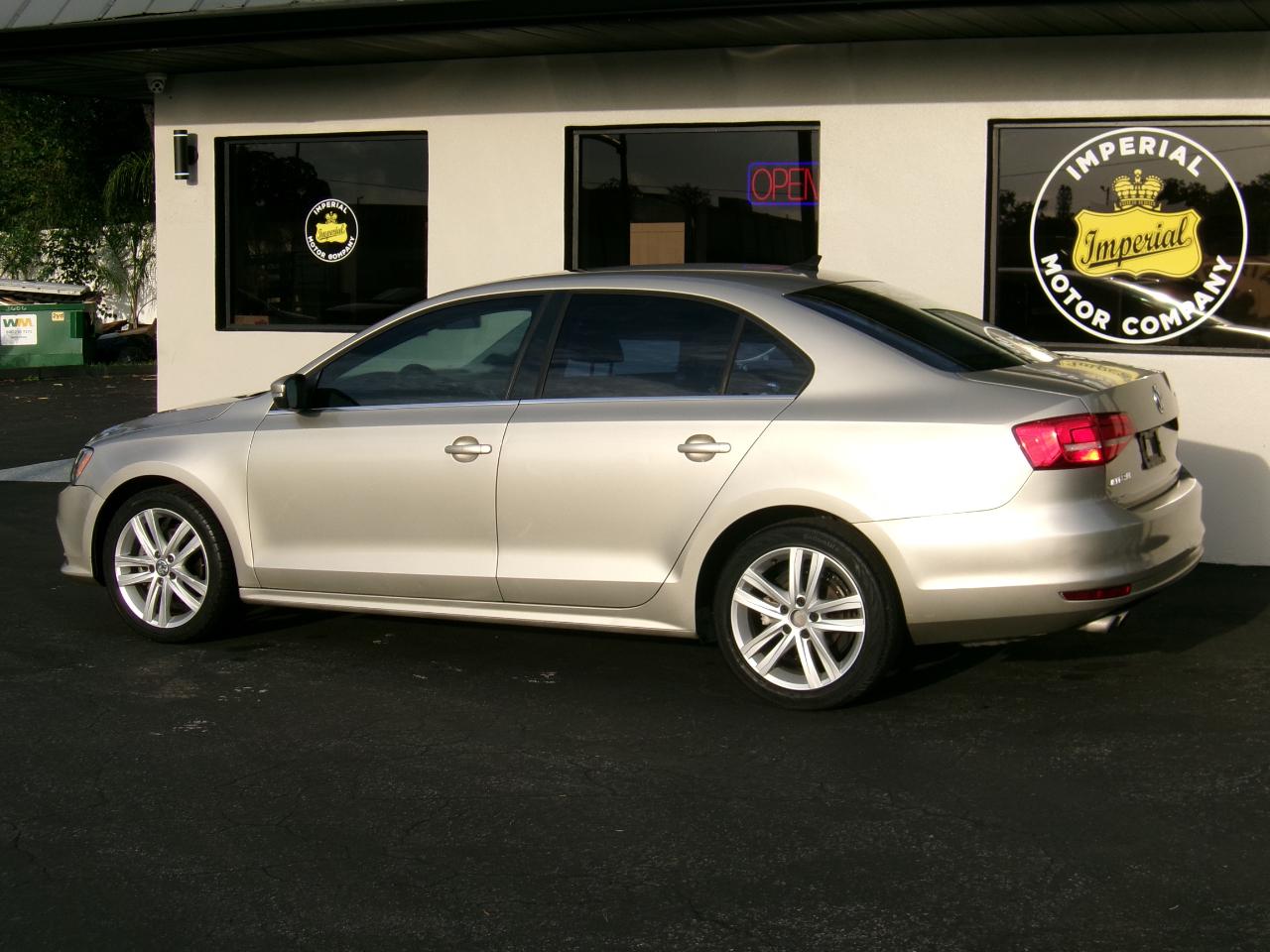 Volkswagen Jetta SEL 6A 2015