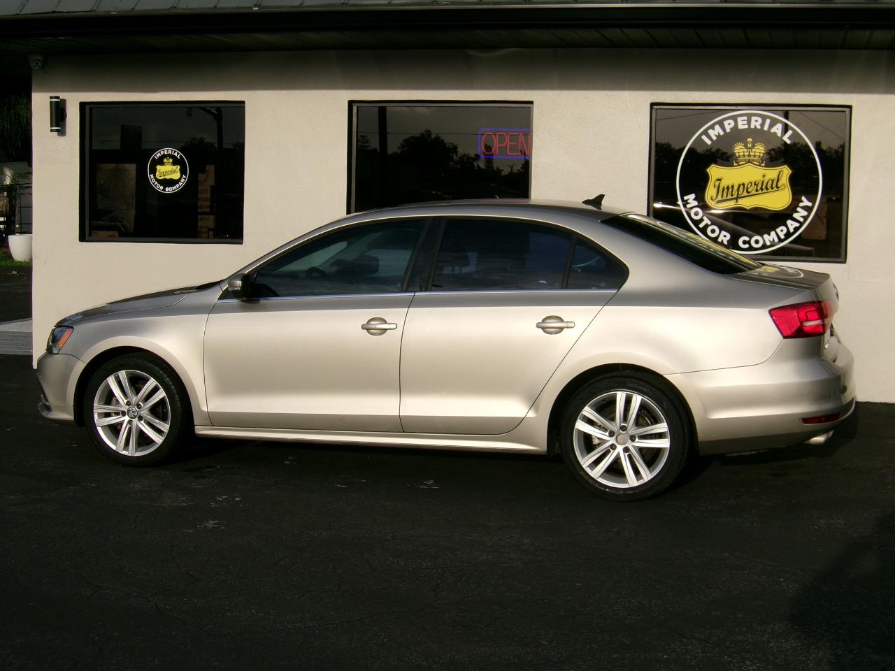 Volkswagen Jetta SEL 6A 2015