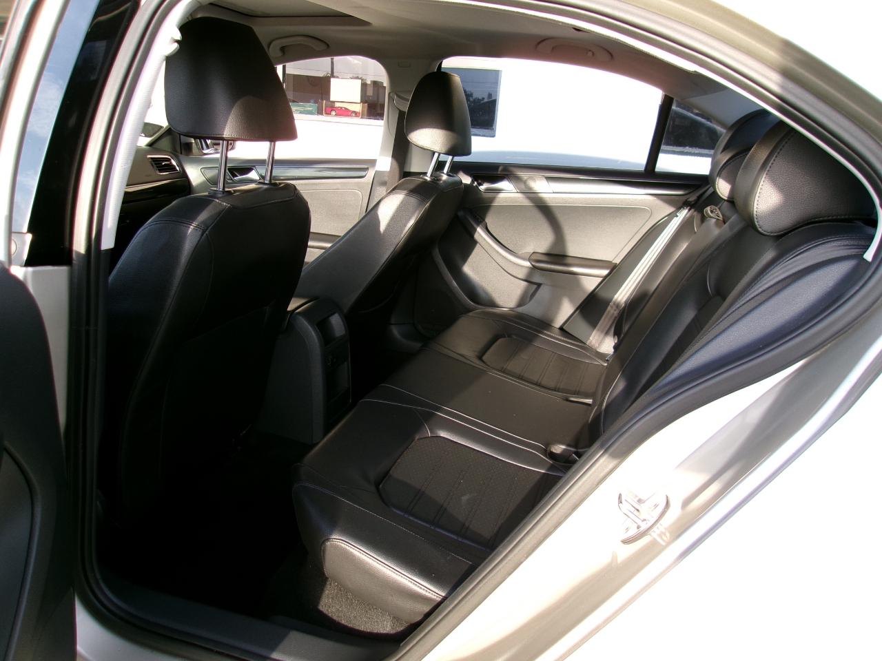 Volkswagen Jetta SEL 6A 2015