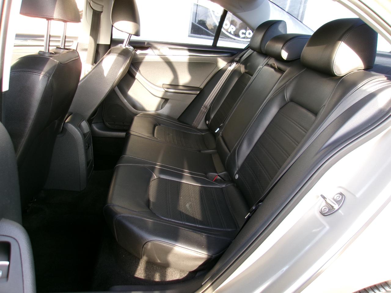 Volkswagen Jetta SEL 6A 2015