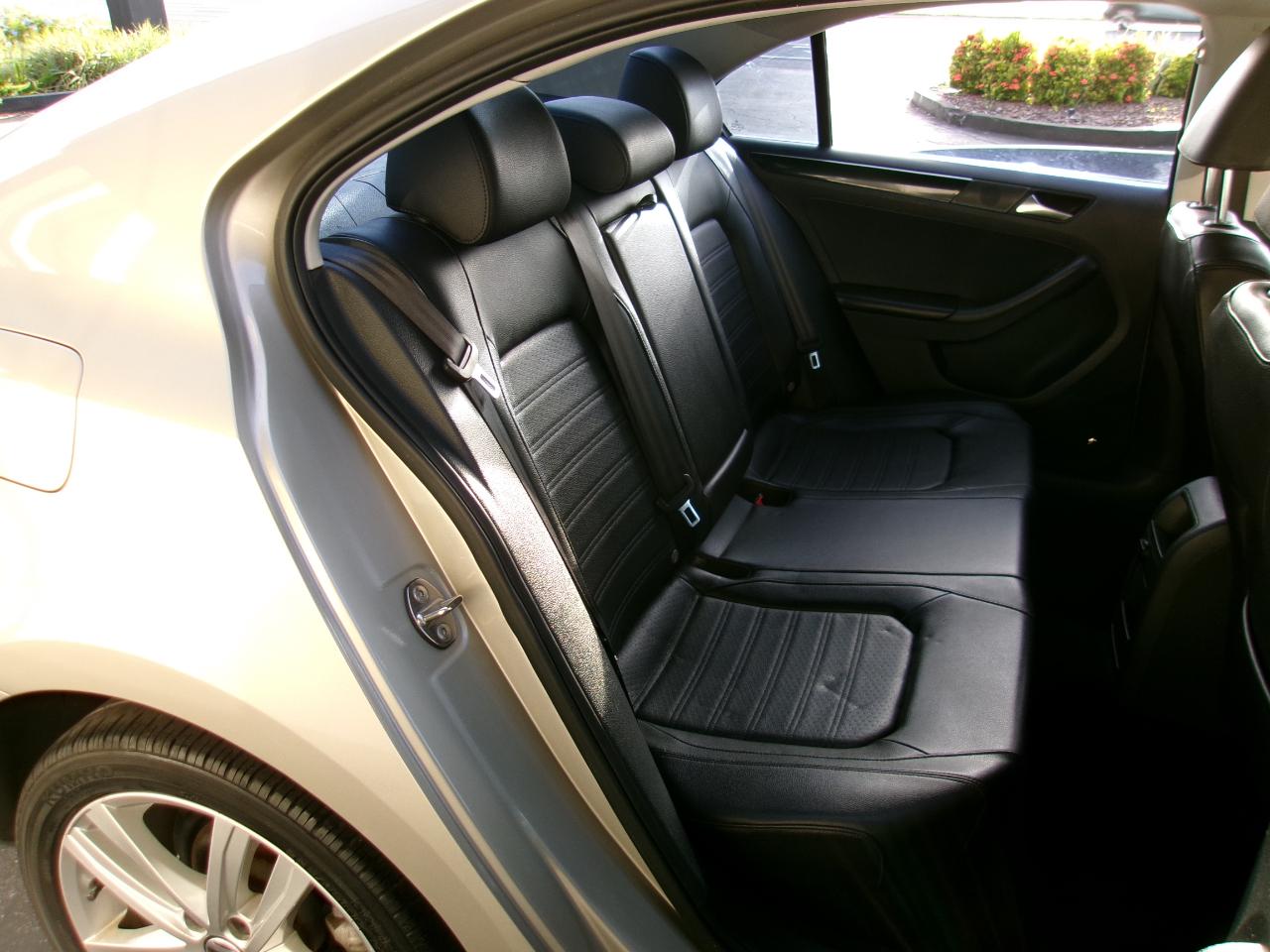 Volkswagen Jetta SEL 6A 2015