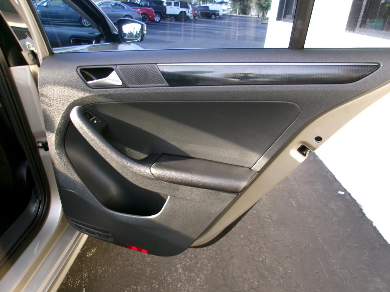 Volkswagen Jetta SEL 6A 2015