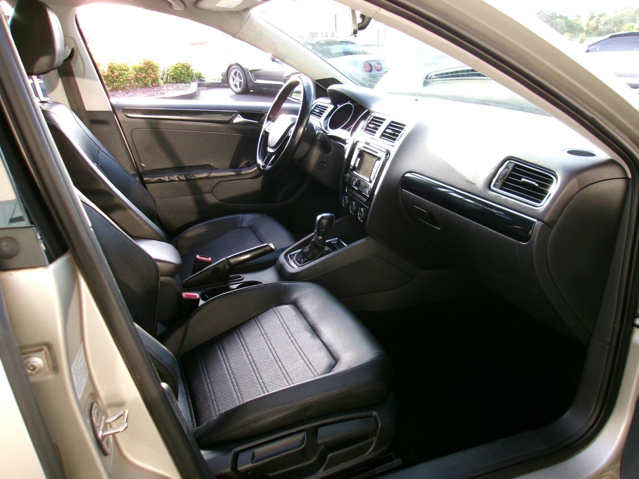 Volkswagen Jetta SEL 6A 2015