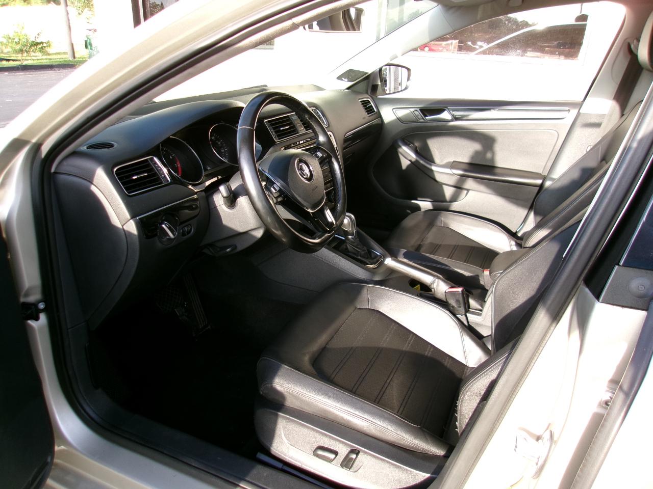 Volkswagen Jetta SEL 6A 2015