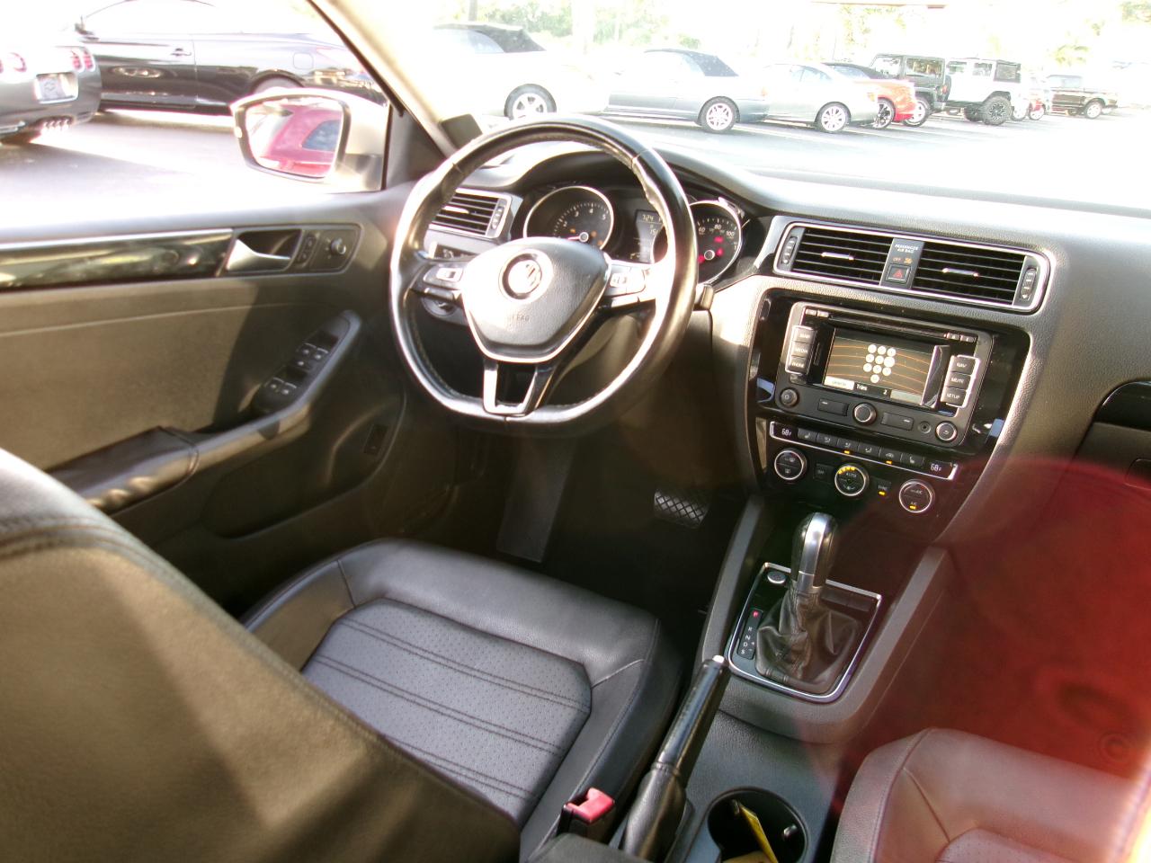 Volkswagen Jetta SEL 6A 2015