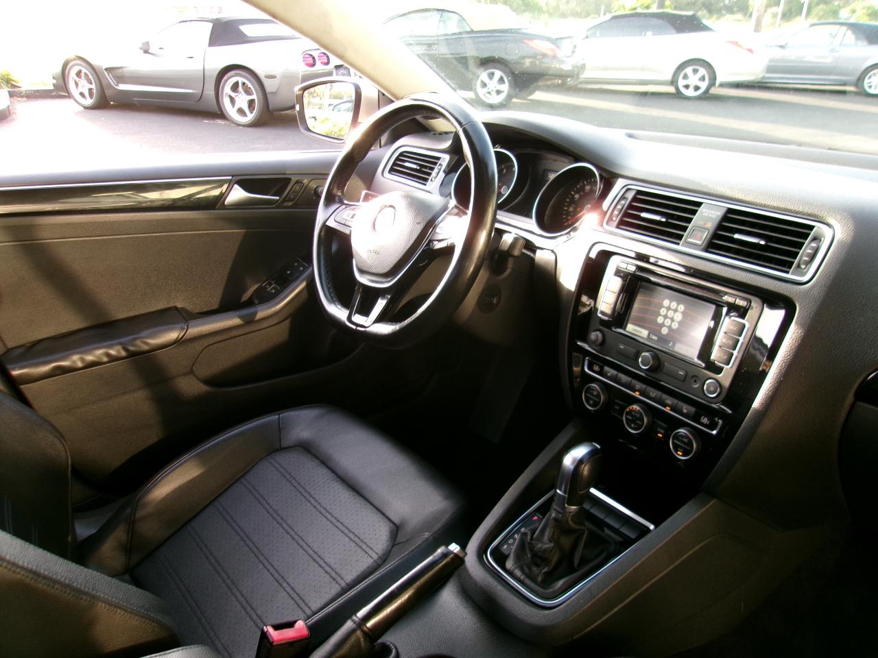 Volkswagen Jetta SEL 6A 2015