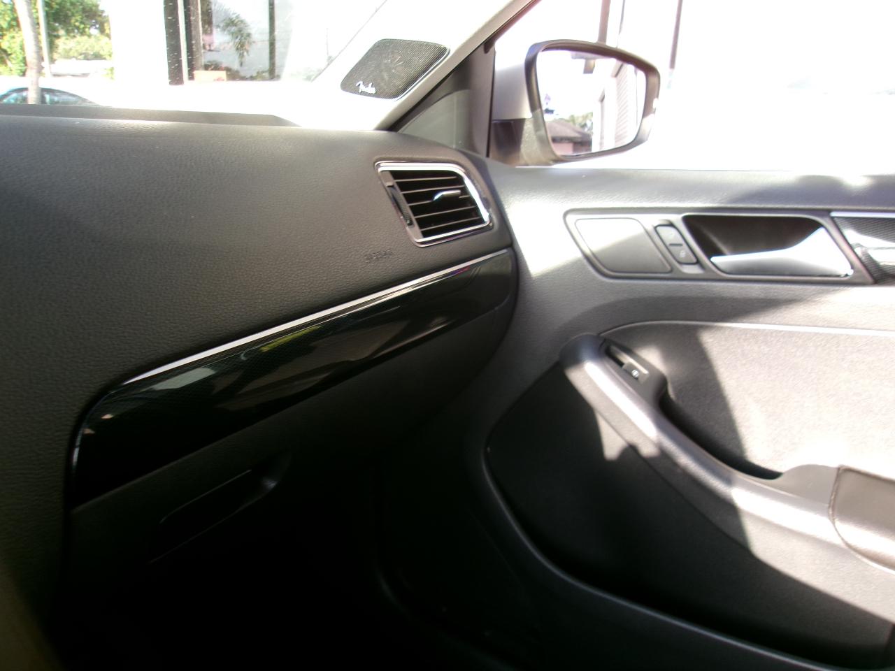 Volkswagen Jetta SEL 6A 2015