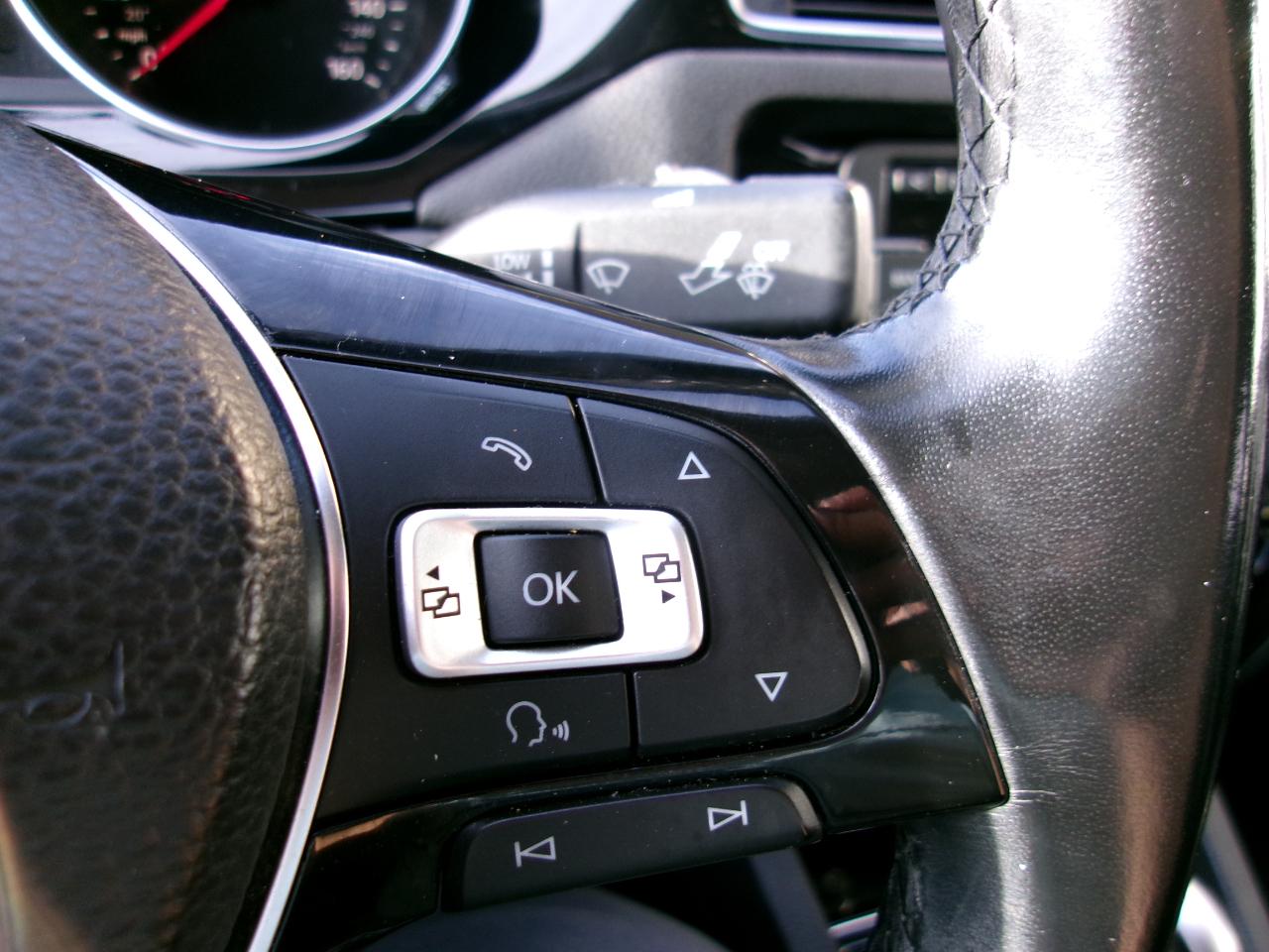 Volkswagen Jetta SEL 6A 2015