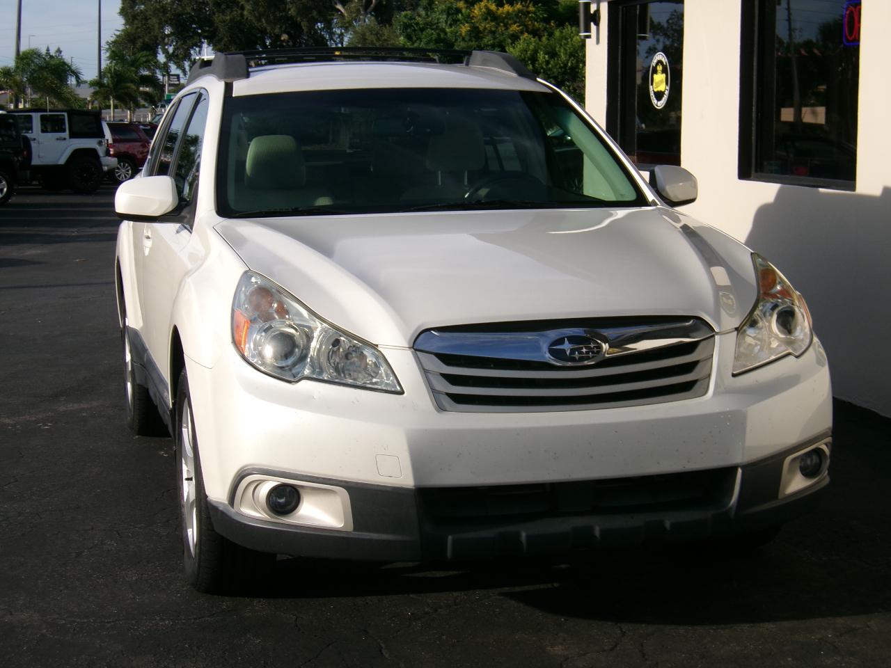 Subaru Outback 2.5i Premium 2011
