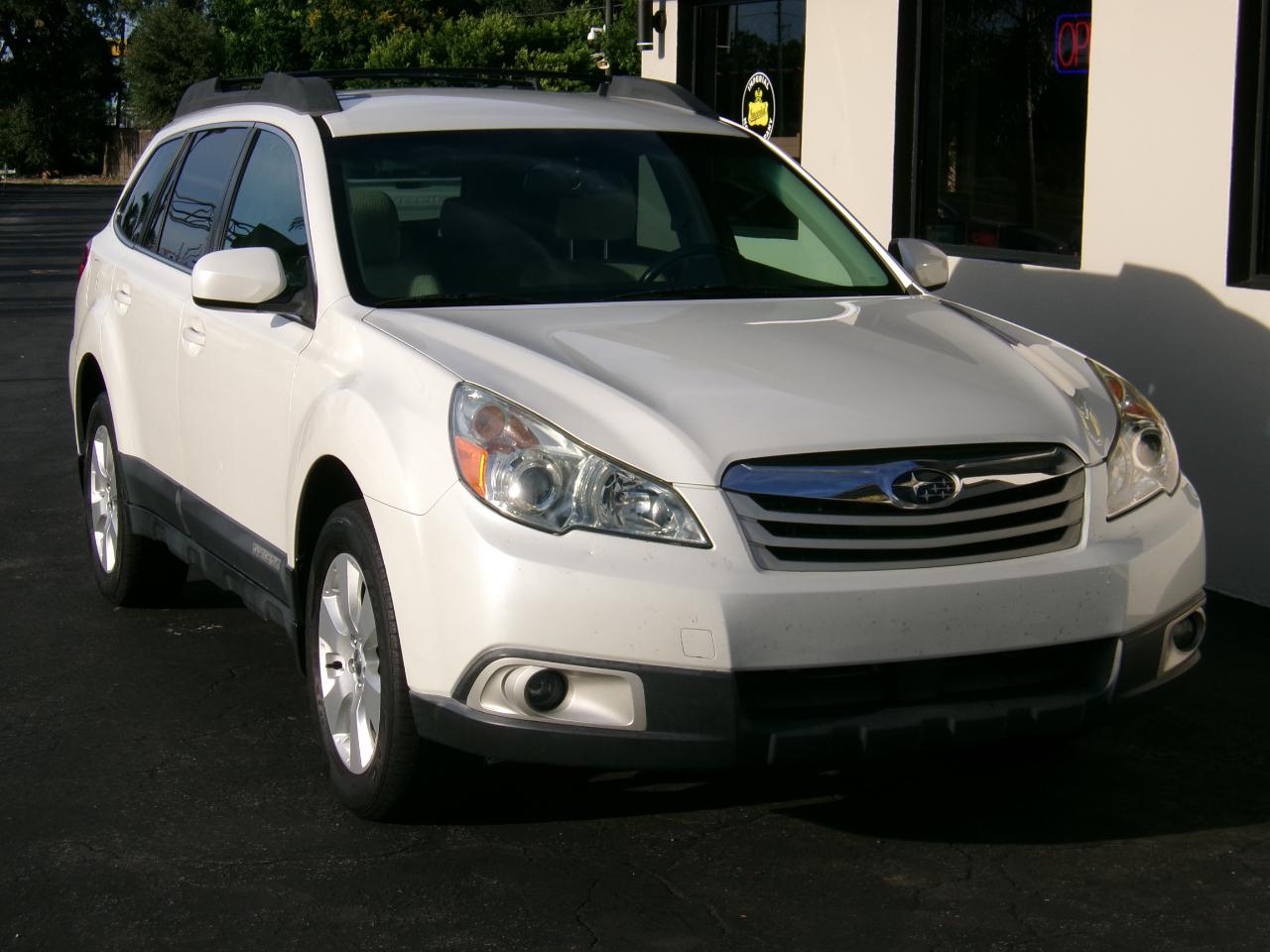 Subaru Outback 2.5i Premium 2011